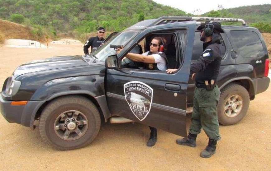 Alunos concluem curso de tiro