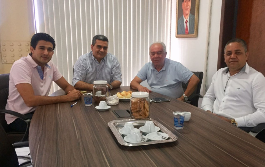 Prefeito de Maragogi visita Centro de Convenções, em Palmas