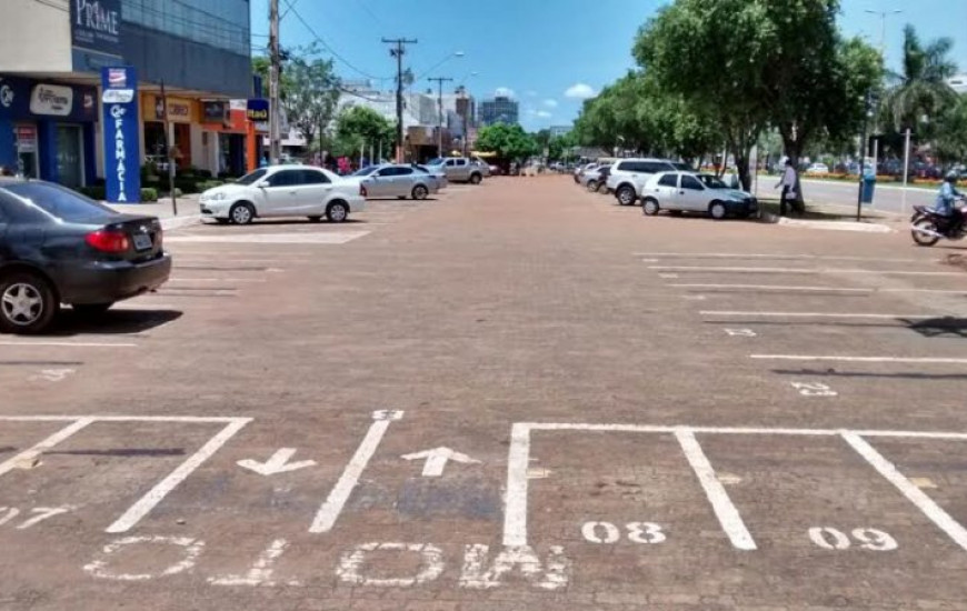 Estacionamentos estavam vazios esta manhã