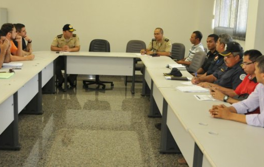 Reunião entre órgãos para discutir segurança