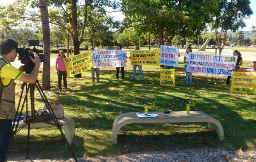 Manifestação na Praça dos Girassóis