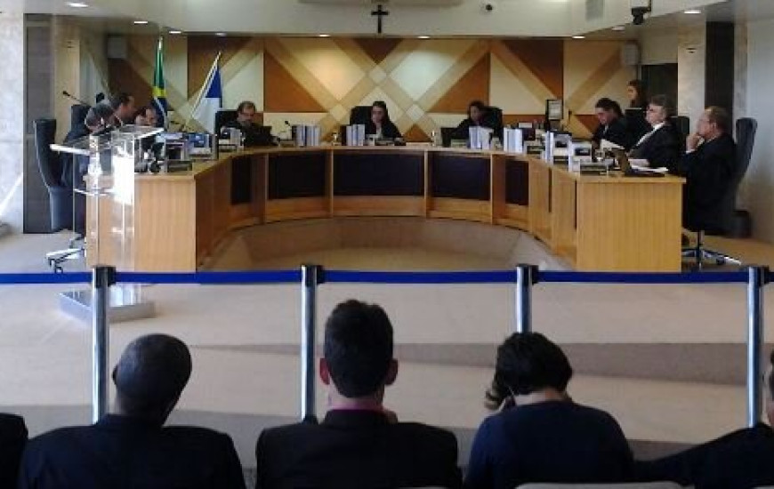 Pleno do TRE nesta manhã de quarta-feira, 23