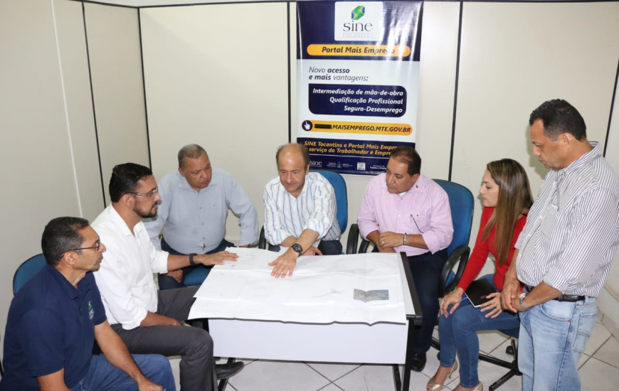 Reunião para discussão de estratégias 