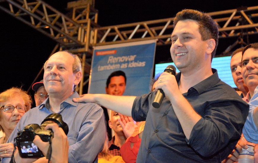 Tiago Dimas ao lado do pai, Ronaldo Dimas, prefeito de Araguaína