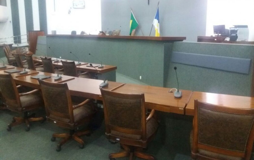 Plenário da AL estava vazio nesta 4ª