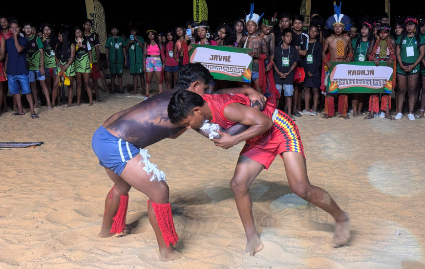 Uma das modalidades dos jogos é a luta corporal