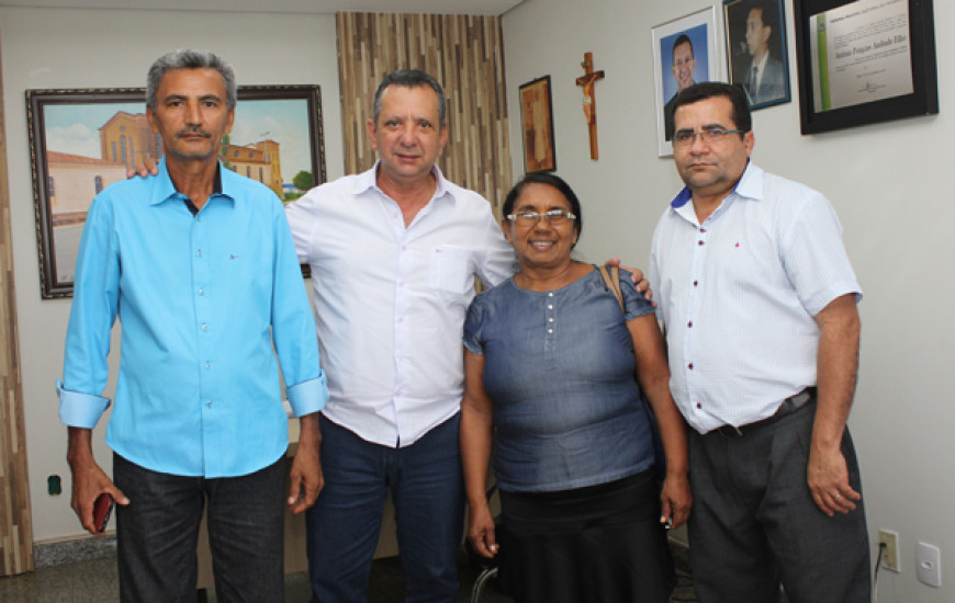 Deputado recebe gestores em seu gabinete