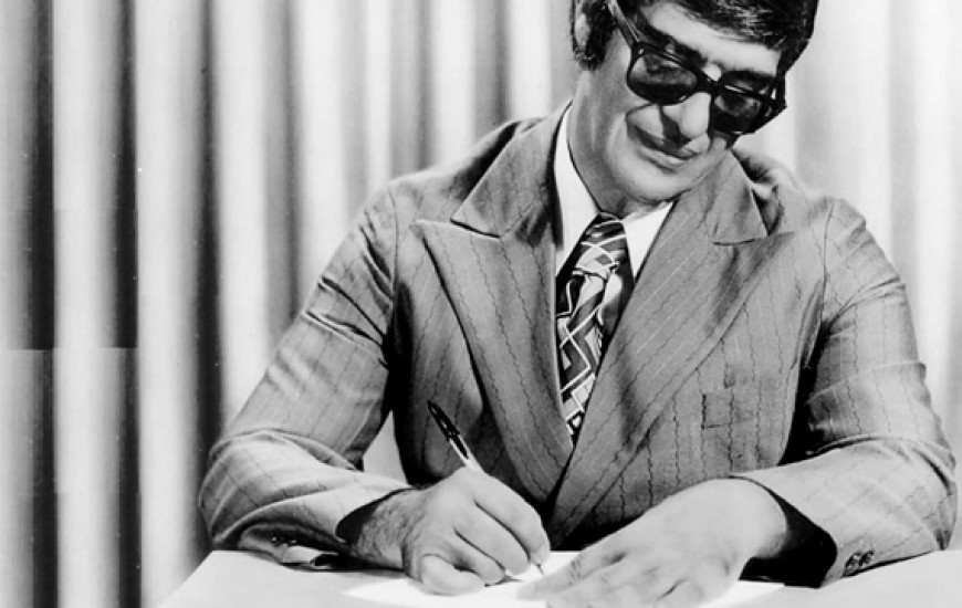 O médium Chico Xavier psicografou 490 livros.