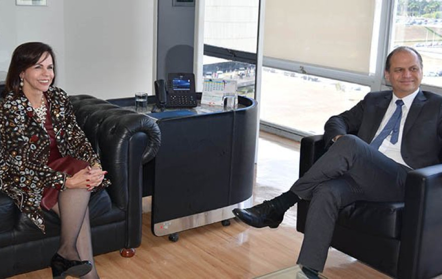 Deputada Dorinha em reunião com o ministro