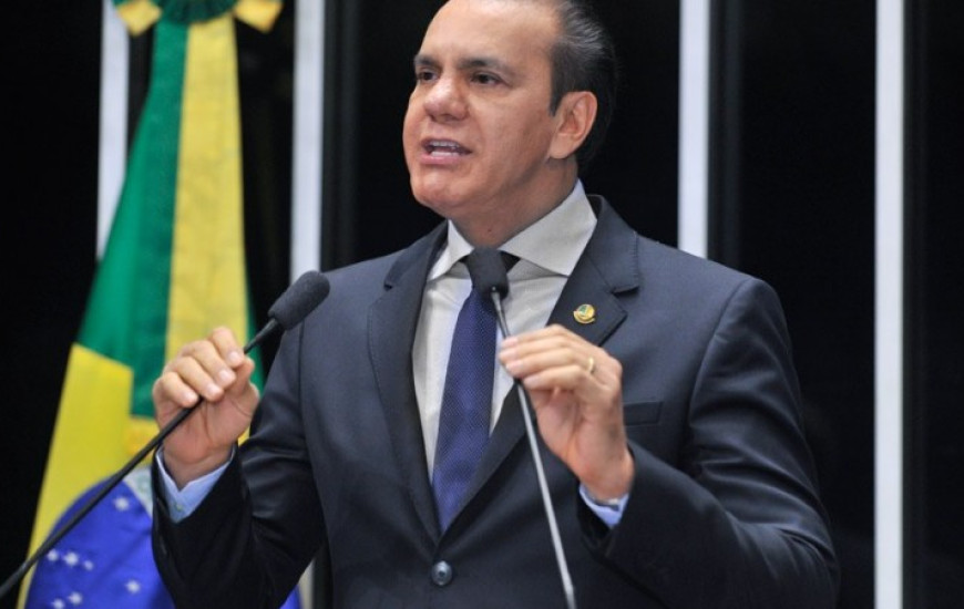 Decisões anteriores que mantém a inelegibilidade do senador estão mantidas