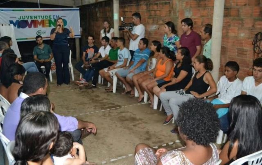 Claudia dá início a projeto voltado para juventude