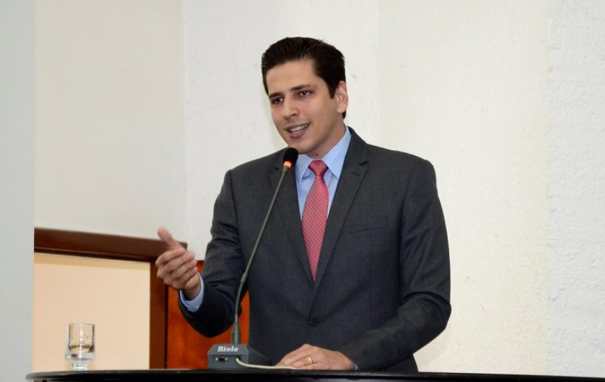 Deputado estadual Olyntho Neto