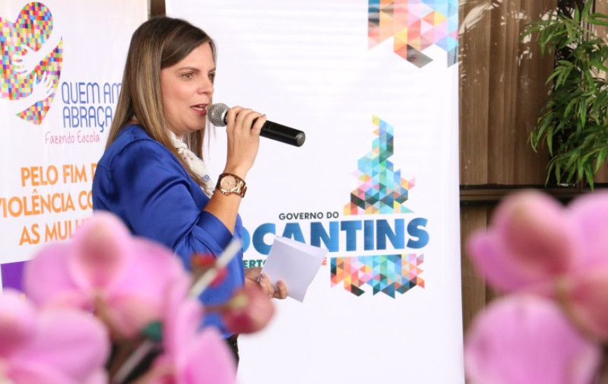 Claudia apresenta programa de combate à violência