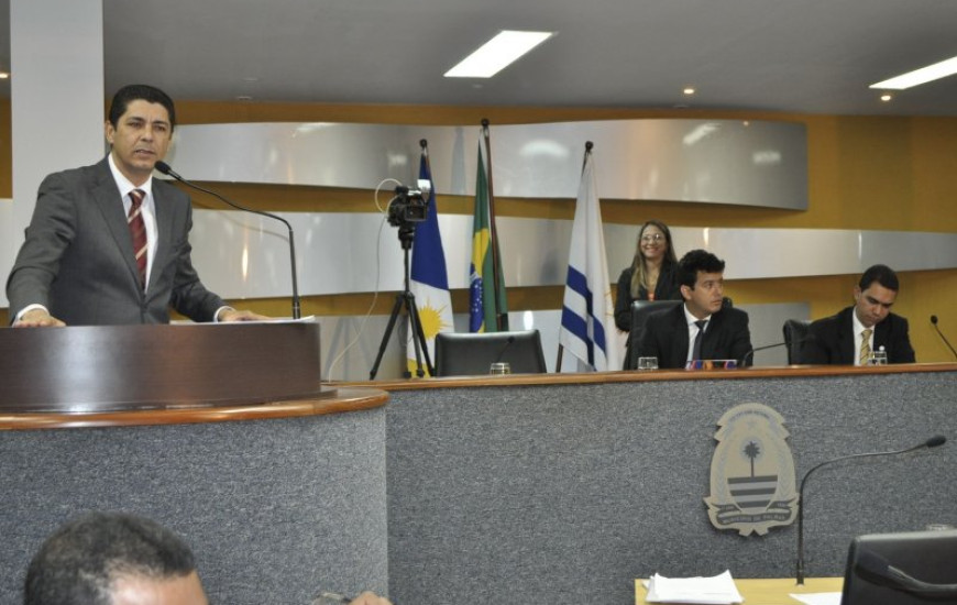 Valdemar Jr na tribuna da Câmara