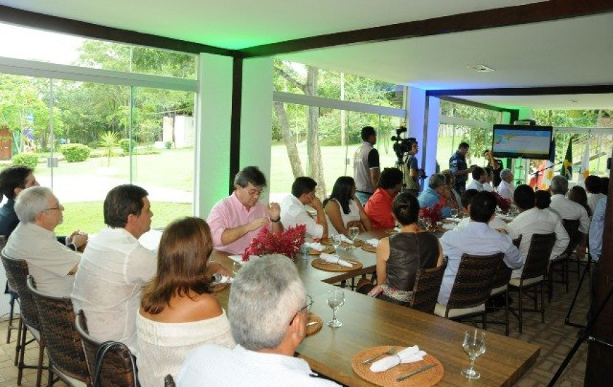 Prefeito anuncia programação