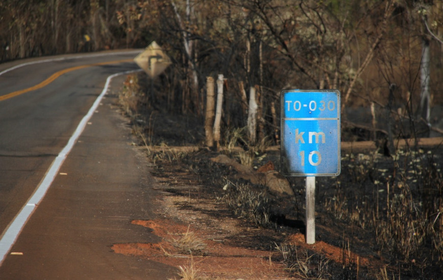 Queimadas às margens de rodovias elevam o risco de acidente.