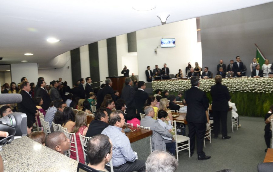 Deputados tomam posse na AL