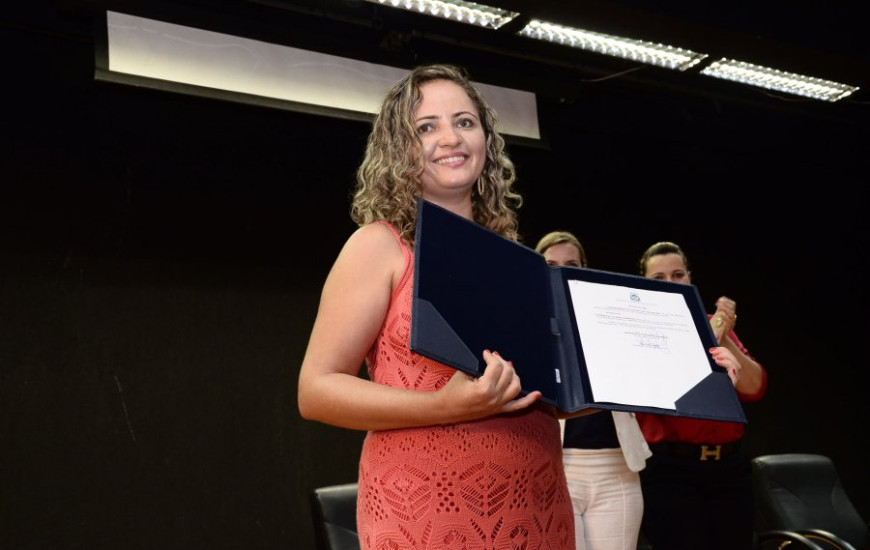 Elizangela foi nomeada reitora em janeiro