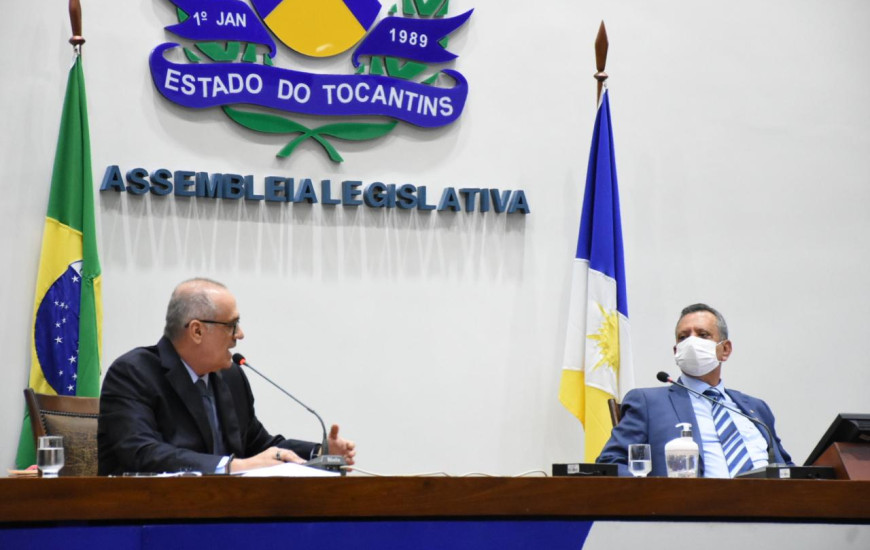 Na AL, Antonio Andrade ouviu os esclarecimentos do secretário da Saúde. 