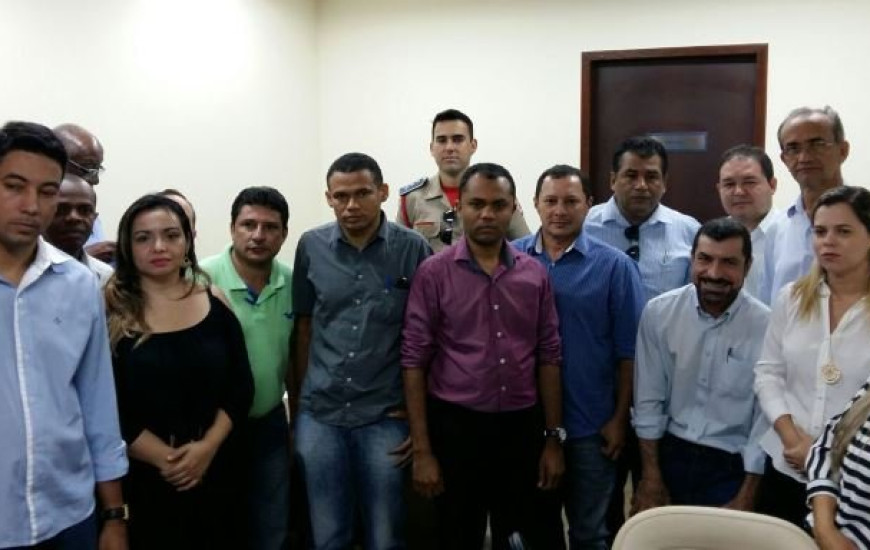 Sindicatos cobram repasses