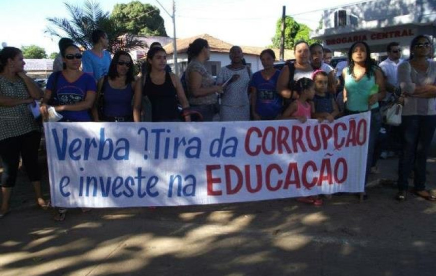 Educação está em greve há cinco dias