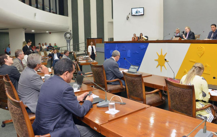 Votação de projetos ocorreu na tarde desta quarta-feira, 25