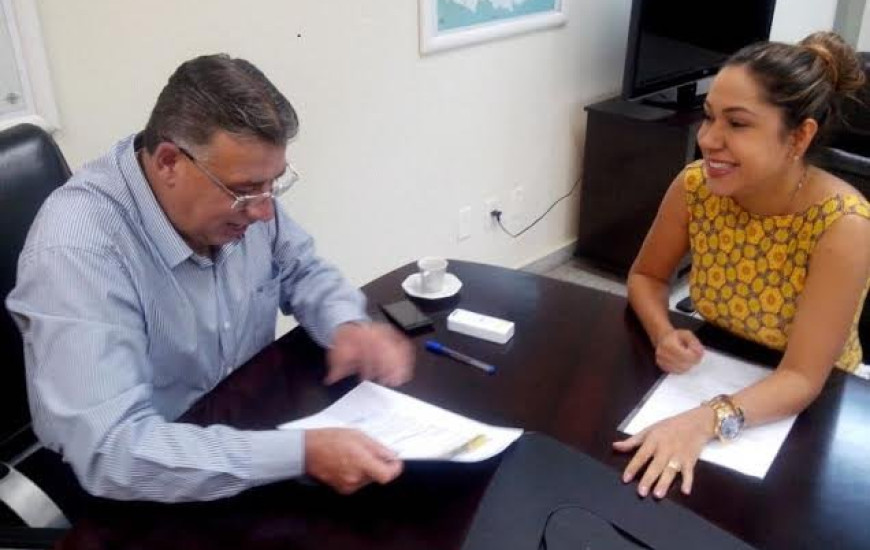 Deputada Luana em audiência com secretário