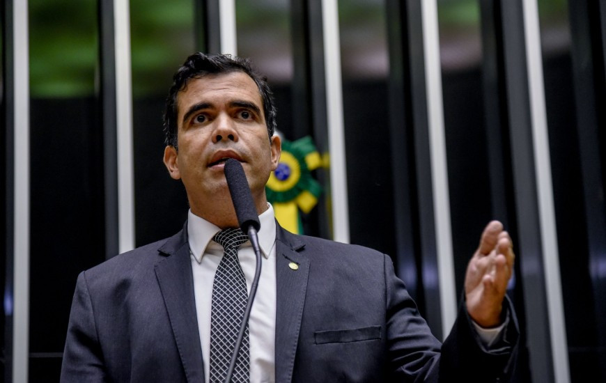 Deputado Ricardo Ayres.