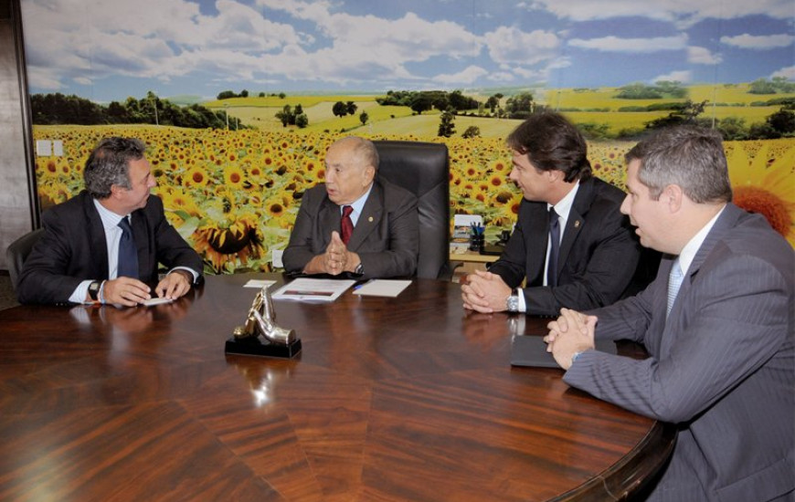 Governador recebe empresários