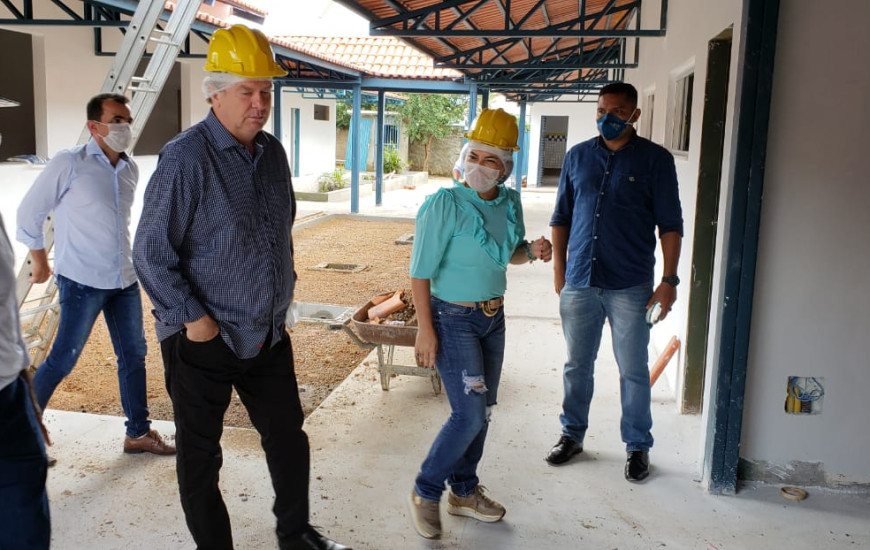 Governador em visita à Escola Estadual Anita Cassimiro Moreno, em Aliança 
