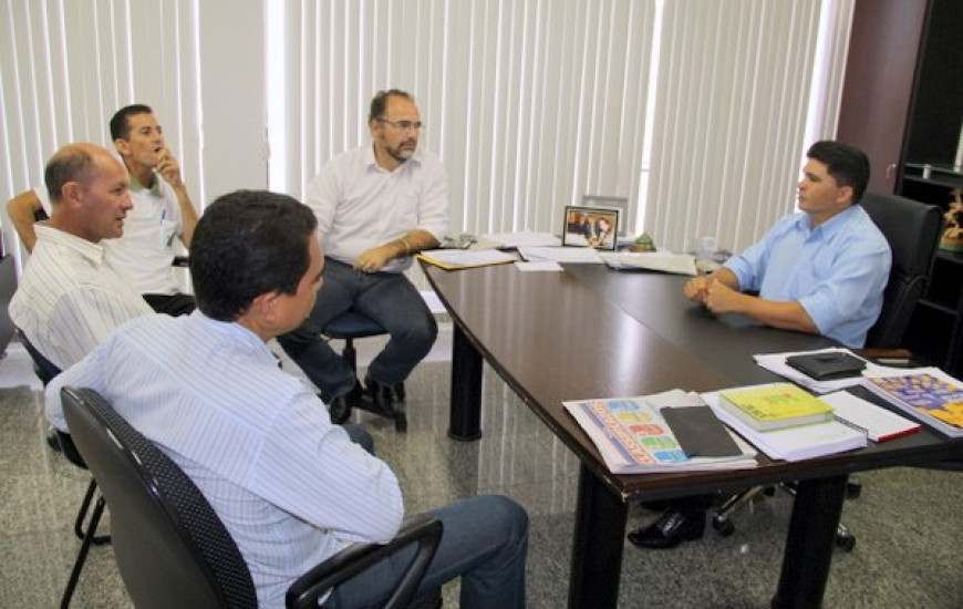 Negreiros em reunião