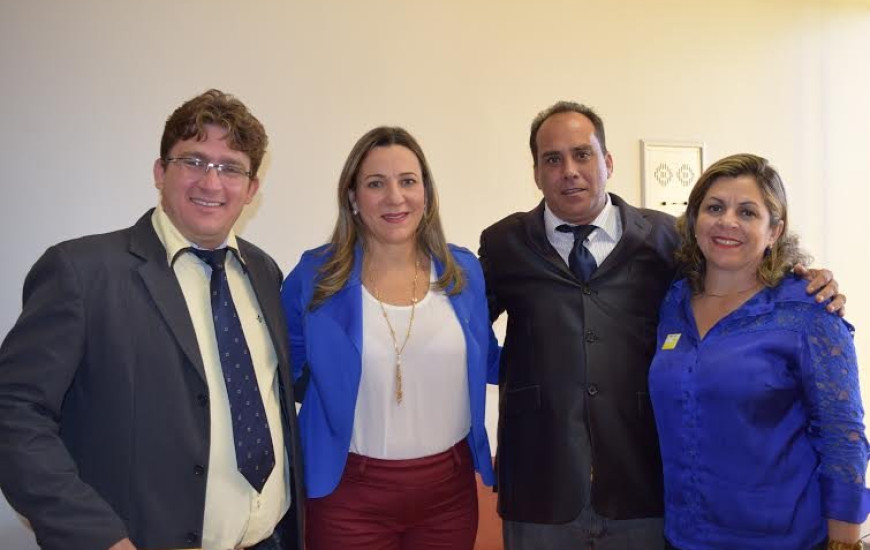 Deputada federal Dulce Miranda recebe lideranças