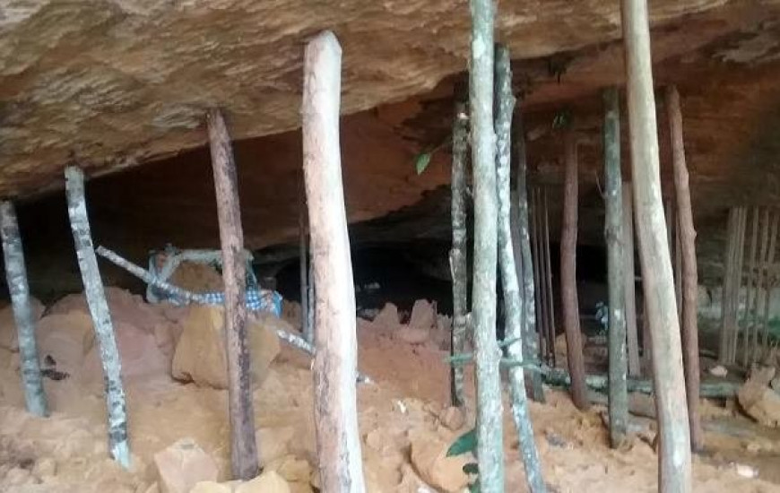 Gruta desabou sobre fiéis