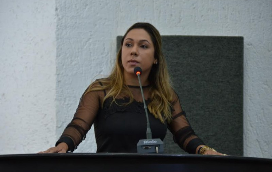 Deputada Luana Ribeiro apresenta projeto