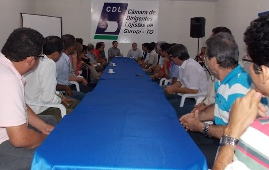 Empresários durante reunião com Laurez Moreira