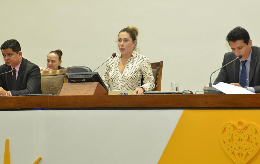 Deputados debateram exonerações em sessão na AL