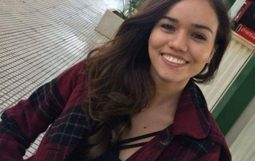 Pais de Anna Beatriz querem ela de volta ao Brasil