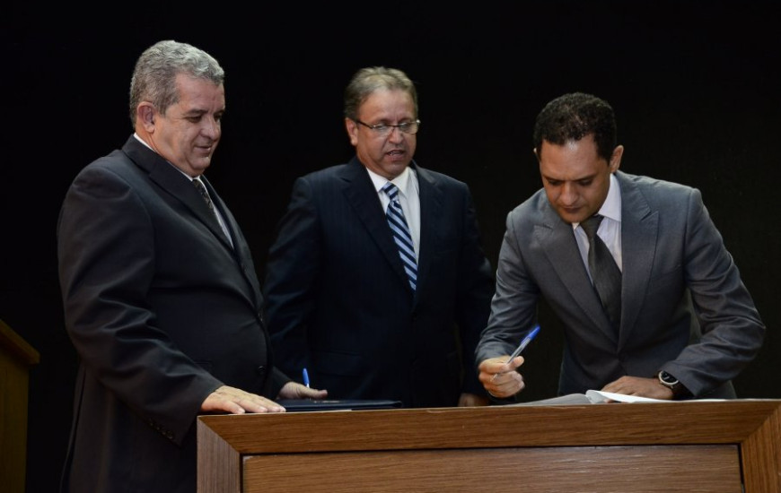 Professor Adão toma posse na Seduc