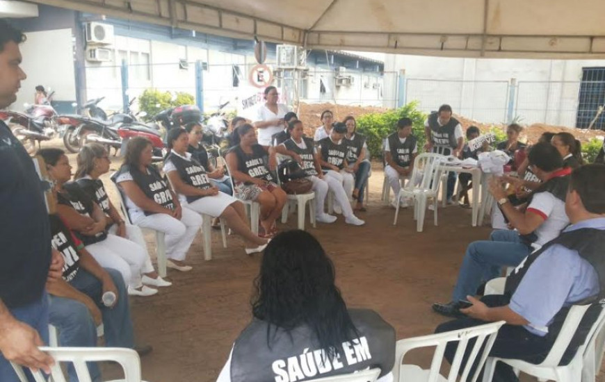 Sintras debate rumos da greve com servidores