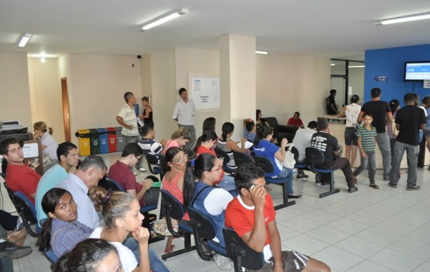 No centro também há demora