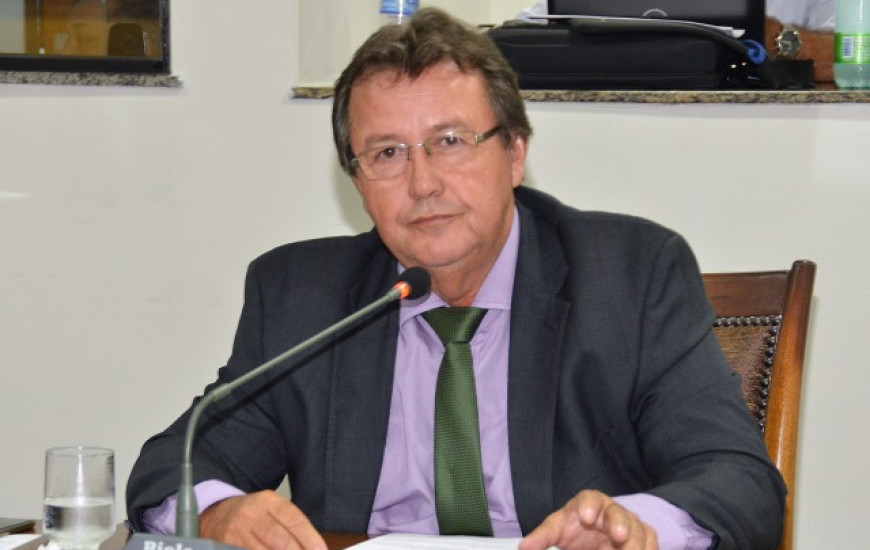 Deputado Vilmar faz homenagem a estudante