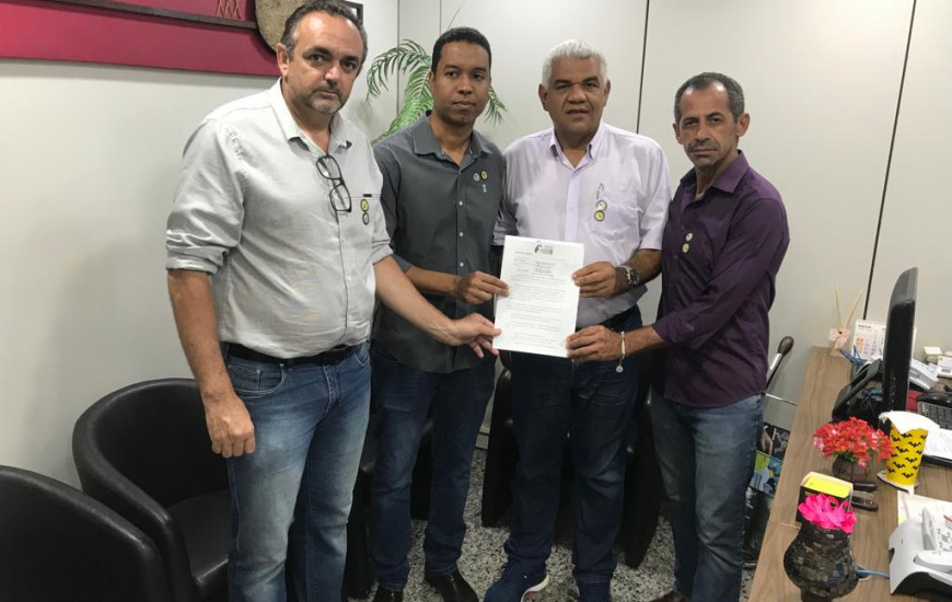  Sindicalistas protocolam ofício no Palácio Araguaia
