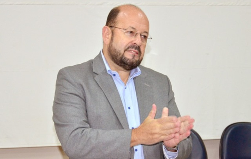 Secretário de Estado da Saúde é alvo de inquérito