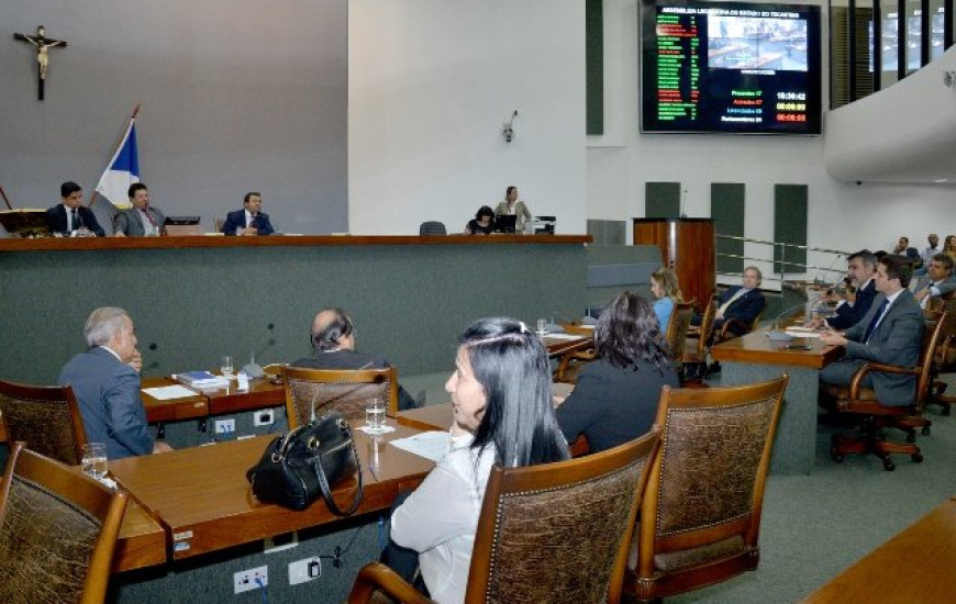 Deputados vão ter aumento da verba de gabinete
