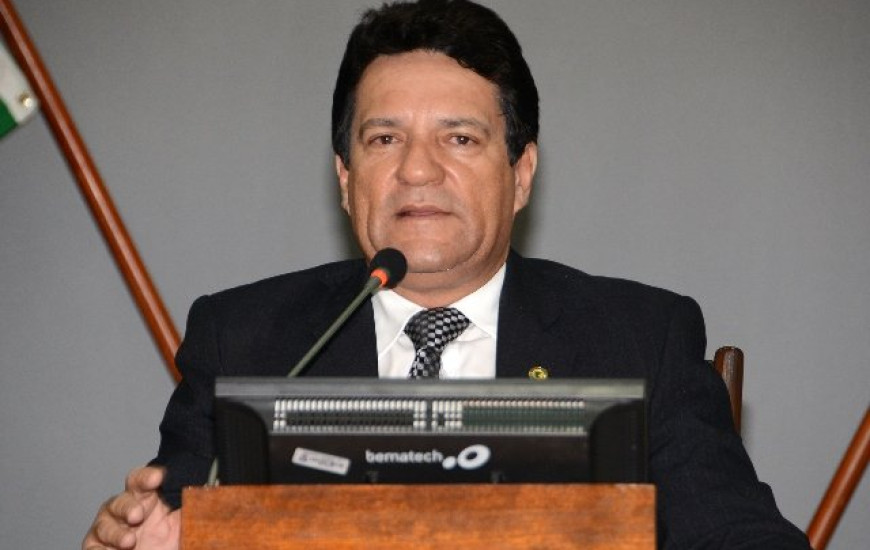 Deputado justifica novos cargos e salários