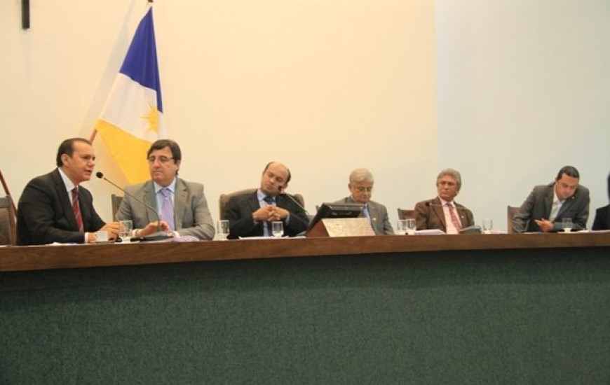 Ataídes fala durante a audência pública