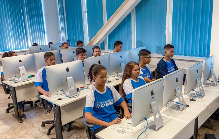 Cursos começam agora em outubro