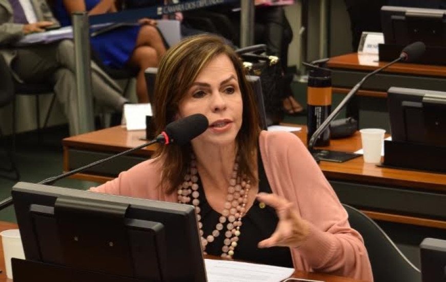 Deputada solicitou recursos ao FNDE