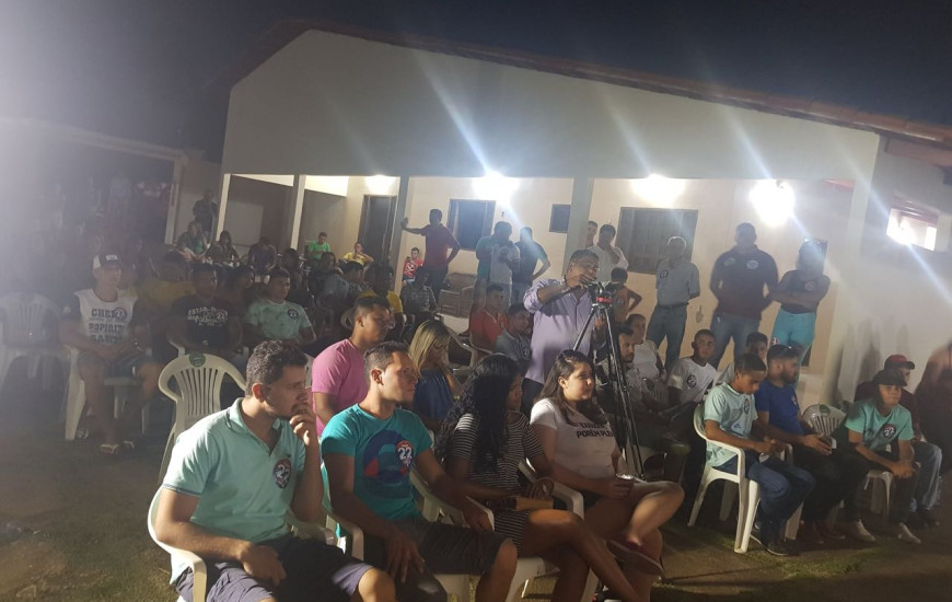 Em Colinas, Vicentinho fala sobre interiorização da Unitins com jovens