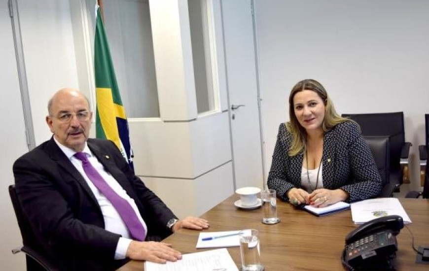 Dulce pede criação de nove CREAS